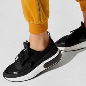 WORN ONCE Nike Air Max Día Winter Black Size 8